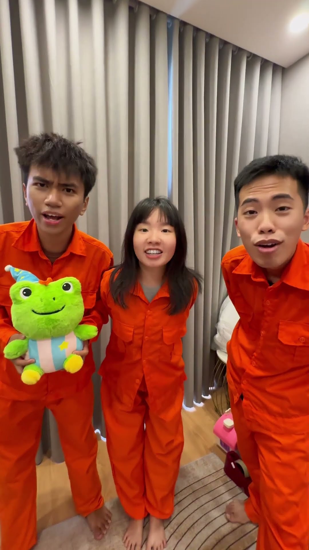 Prisoner vs Police Singing Contest 😂 #shorts – YouTube